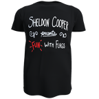 Polera Sheldon Cooper - Diversión con Banderas / The Big Bang Theory (100% Algodón)